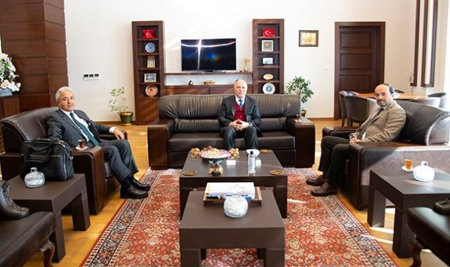 Başkan Sekmen, ETÜ Rektörü Prof. Dr. Bülent Çakmak&#039;ın misafiri oldu