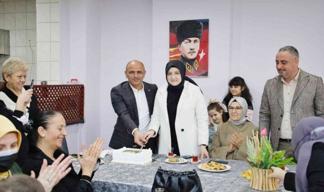 Başkan Söğüt&#039;e sürpriz doğum günü kutlaması