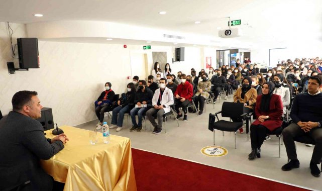 Başkan Yücel etüt merkezinde öğrencilerle buluştu