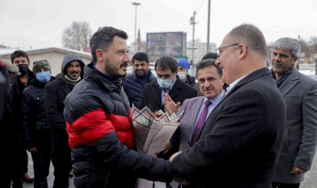 Başkan zam yaptı, işçiler böyle teşekkür etti