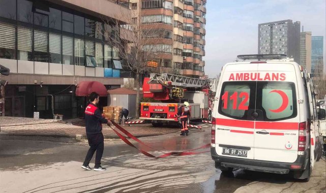 Başkent'te restorandaki yangında 2 kişi dumandan etkilendi