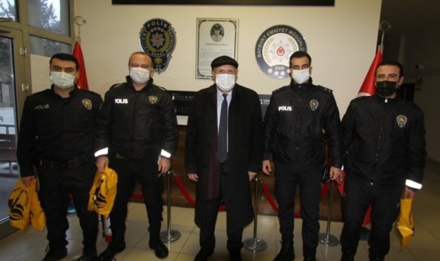 Bayburt Belediyesi&#039;nden kandil simidi ikramı