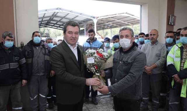 Bergama'da temizlik işçilerinden maaş zammı teşekkürü
