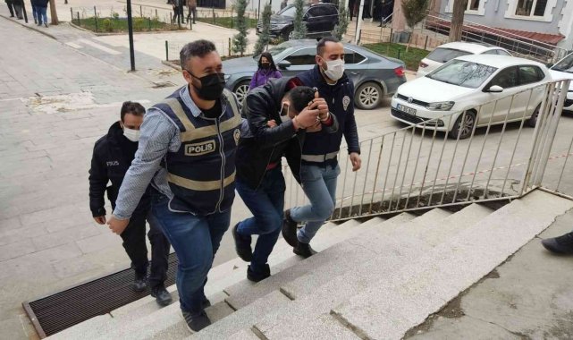 Besni'de iş yerlerinden hırsızlık yapan şahıs yakalandı