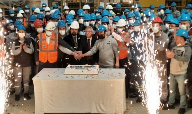 BEST işçileri maaş zammını pastayla kutladı