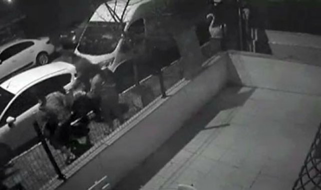 Beylikdüzü'nde tekmeli yumruklu kavga kamerada