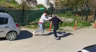 Bıçaklı Saldırganın Görüntüleri, Güvenlik Kamerasına Yansıdı, 1 Kişi Yaralandı...