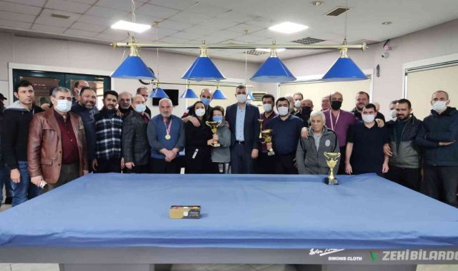 Bilardonun en iyileri Gölcük'te belirlendi