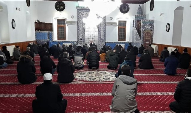 Bilecik'te camiler doldu taştı