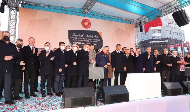 Binali Yıldırım direksiyona geçti, Cumhurbaşkanı Erdoğan'ın açtığı yolu kullandı