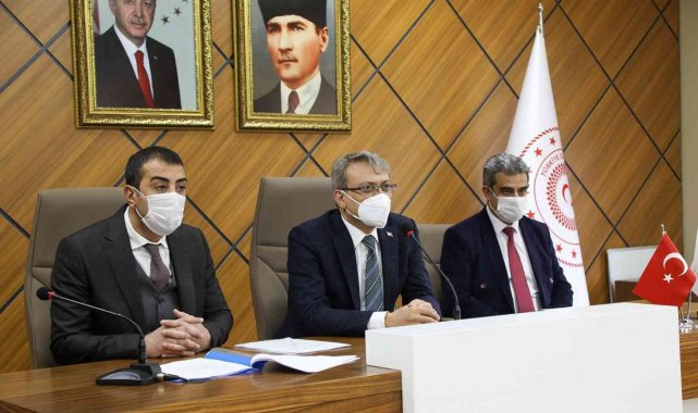 Bingöl Valisi Ekinci köy sakinlerinin taleplerini dinledi