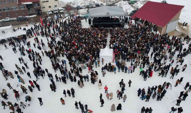 Bingöl'de binlerce vatandaş kayak festivaline akın etti
