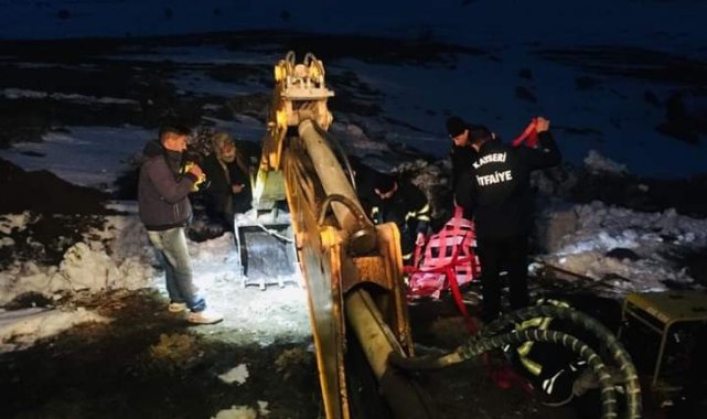 Bir haftadır kayıp olan inek çukurdan çıktı