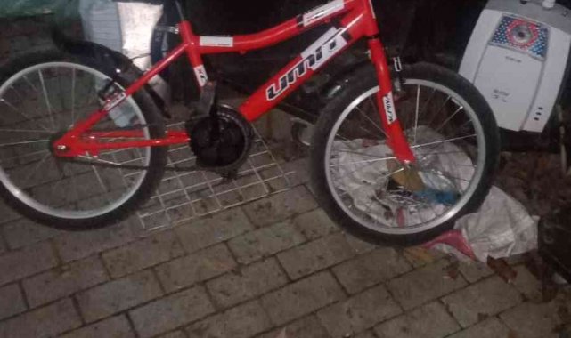 Bisiklet hırsızı bekçiler tarafından yakalandı