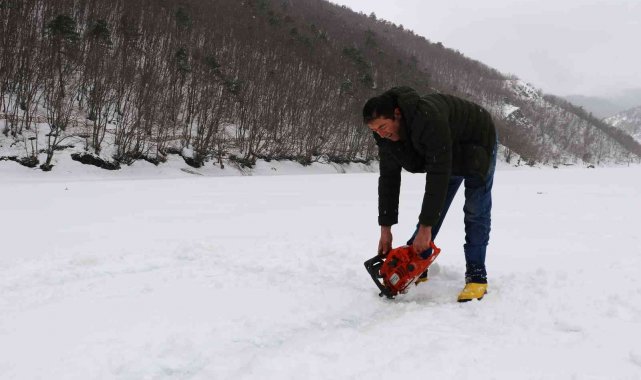 Boraboy Gölü'nde ilk: 50 cm buz oluştu