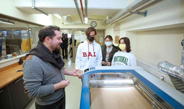 Bornova Anadolu Lisesi öğrencileri YÜTAM'a misafir oldu