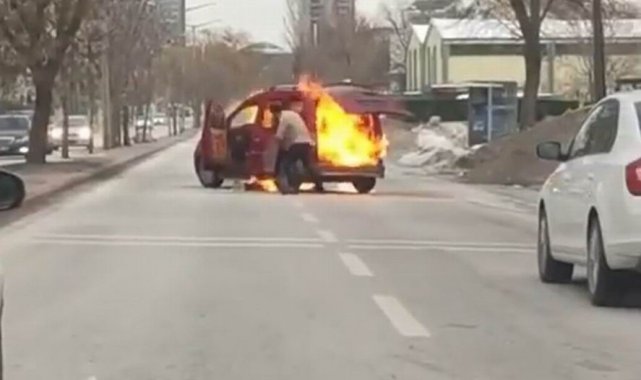 Boşanma aşamasındaki genç sinirlenip yol ortasında aracını yaktı