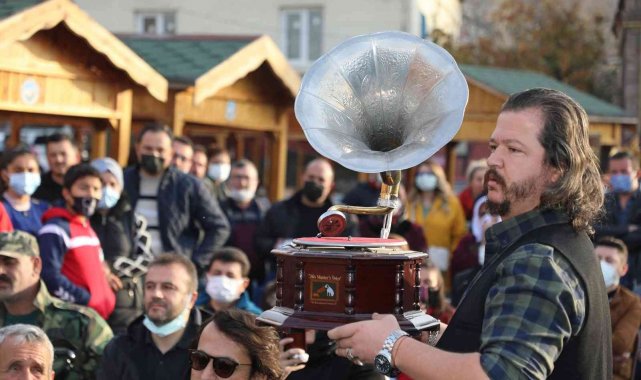 Bu pazar antikacılar buluşuyor