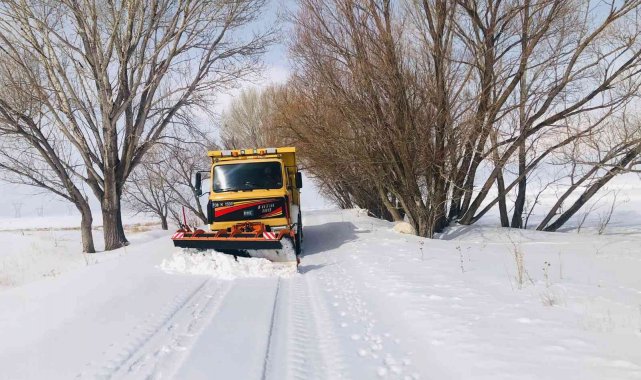 Bünyan'da karla mücadele sürüyor