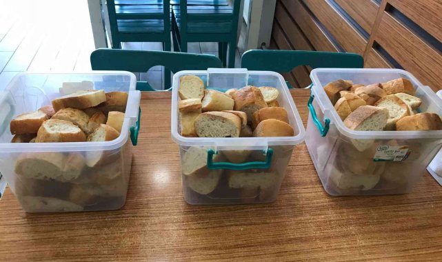 Burada artan ekmekler yeni yemeklere lezzet katıyor