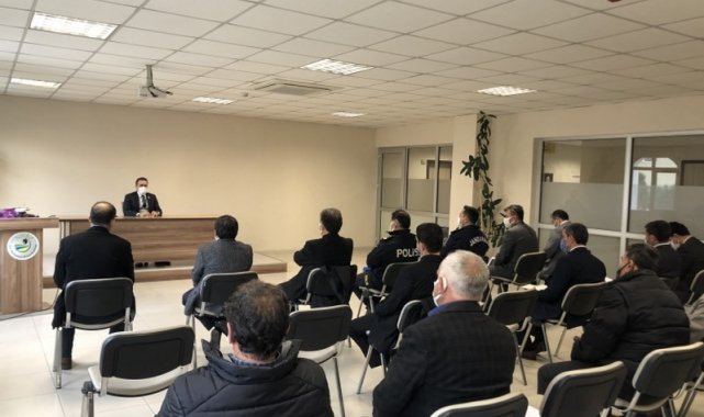 Burhaniye'de Kaymakam Memiş, muhtarlarla bir araya geldi