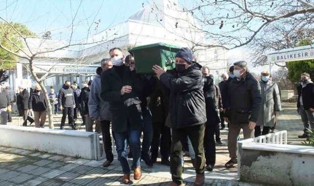 Burhaniye'de Nami öğretmen kalbine yenik düştü