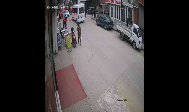 Bursa'da acemi sürücü yayaların arasına böyle daldı: 4 yaralı