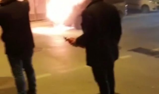 Bursa'da park halindeki bir otomobil ve seyir halindeki kamyon alev alev yandı