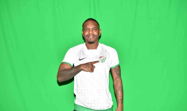Bursaspor'da Thievy Bifouma'nın lisansı çıktı