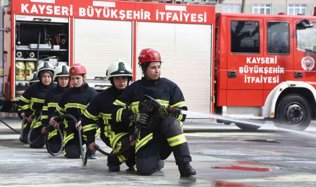 Büyükşehir İtfaiyesi'nden geleceğin kadın itfaiyecilerine zorlu eğitim