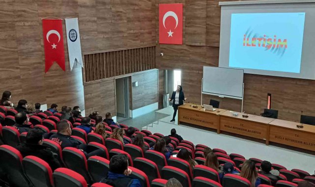 Büyükşehir personeline vatandaş ile iletişim eğitimi