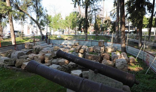 Büyükşehirin Hıdırlık Kulesi'nde arkeolojik kazıları devam ediyor