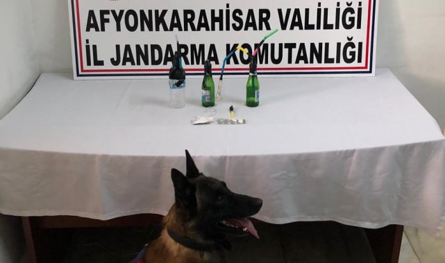 Çaldıkları otomobille ancak 1 kilometre kaçabildiler