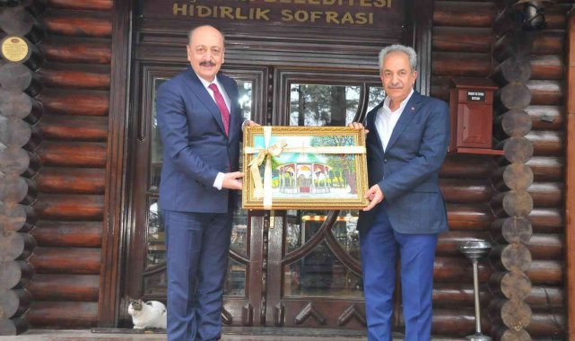 Çalışma ve Sosyal Güvenlik Bakanı Bilgin Akşehir'i ziyaret etti