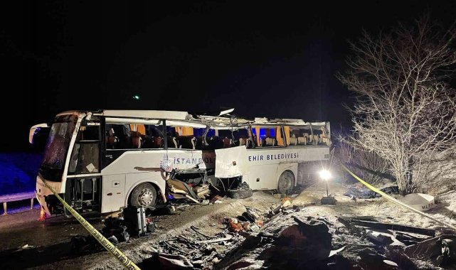 Çankırı'da cenaze yakınlarını taşıyan İBB'ye ait yolcu otobüsü devrildi: 2 ölü