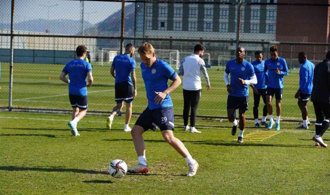 Çaykur Rizespor, Galatasaray hazırlıklarını çift antrenmanla sürdürdü
