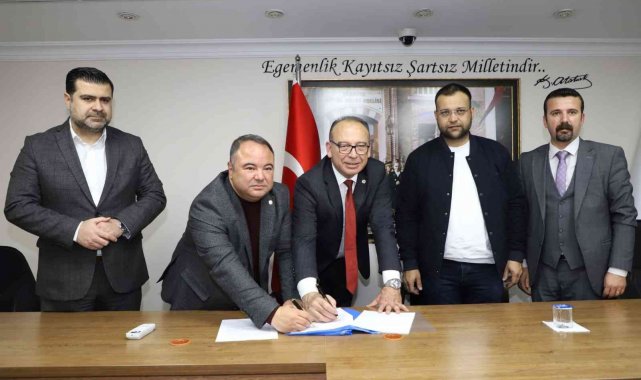 CHP'li belediyeden çalışanlarına hac için ücretli izin hakkı