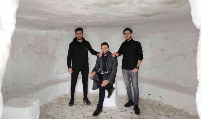 Çıldır Gölü Eskimo Evine yoğun ilgi