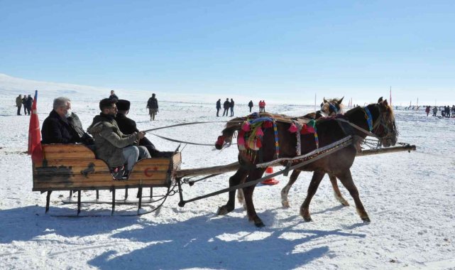 Çıldır Gölü Kars ve Ardahan ekonomisine önemli katkı sağlıyor