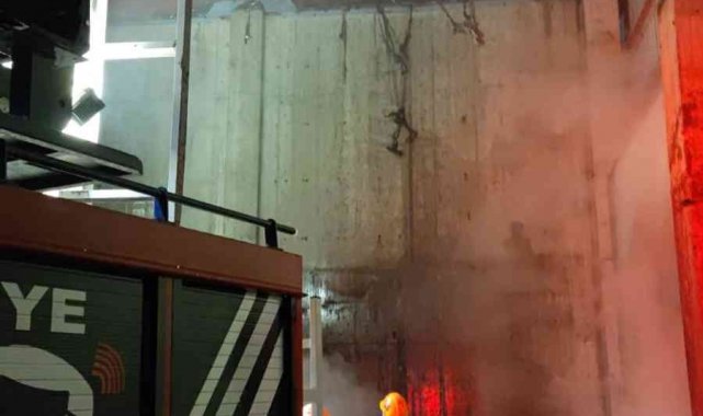 Çimento fabrikasının geri dönüşüm bölümünde korkutan yangın