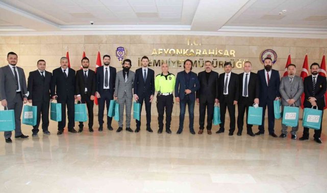 Cinayetin aydınlatılmasında üstün başarı gösteren polisler ödüllendirildi