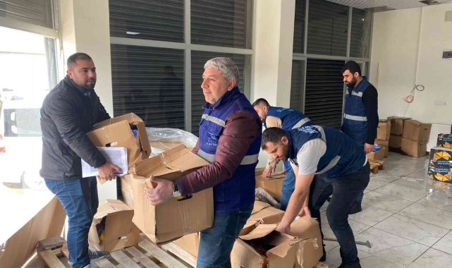 Cizre Kaymakamlığı ve Dicle Elektrik, ihtiyaç sahibi vatandaşlara gıda kolisi dağıttı