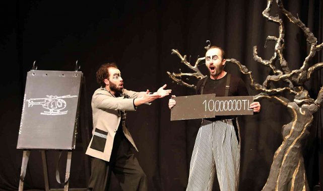 Çocuk Tiyatroları Şenliği&#039;ni 4 günde 5 bin çocuk izledi