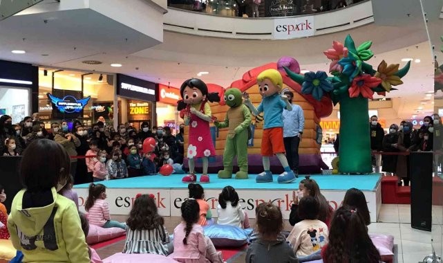 Çocuklar ESPARK'ta Niloya ile doyasıya eğlendi