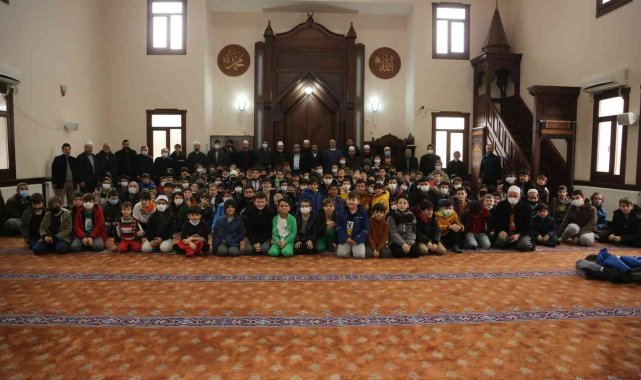 Çocuklar Kandili birlikte kutladı