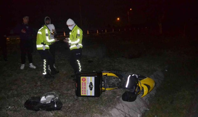 Çorlu'da su kanalına uçan motosikletli yaralandı