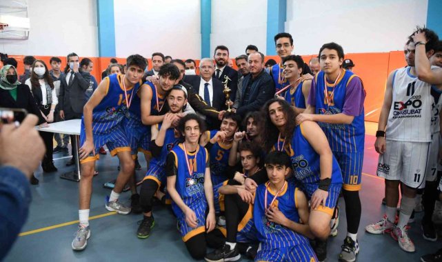 Çukurova Elektrik Anadolu Lisesi şampiyon