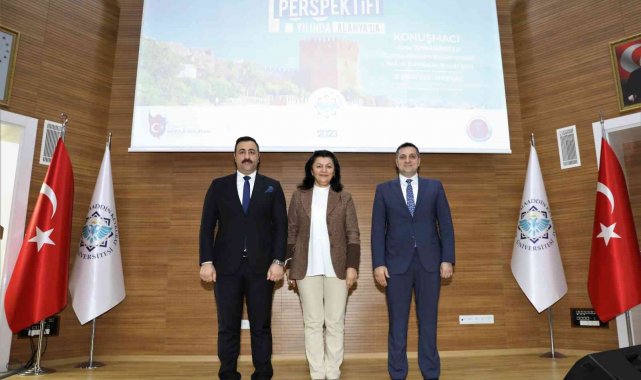 Cumhurbaşkanı Başdanışmanı Türkmenoğlu, ALKÜ'de öğrencilerle buluştu