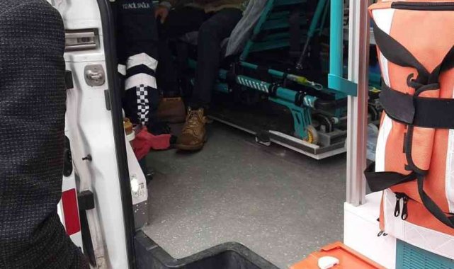 D-100'de kontrolden çıkan otomobil bariyerlere çarptı: 1 yaralı