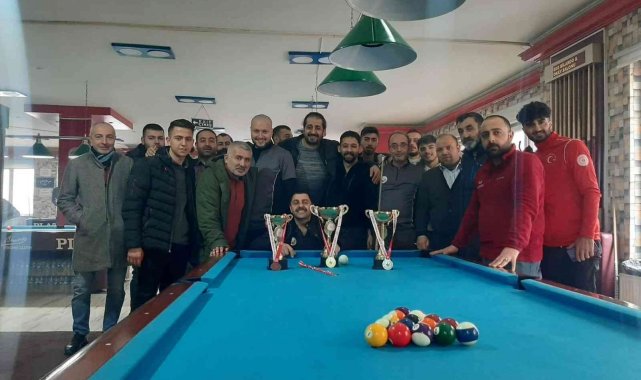 Dadaşlar bilardoya doydu